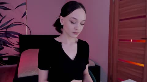 Snapshot of mistress_mialibra chatting on February 2, 2025, 6:48 am Mistress Mia online show from February 2, 2025, 6:48 am