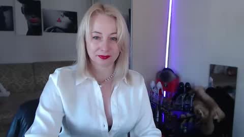 mistress_milfa online show from March 7, 2026, 8:11 am