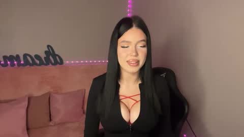 Snapshot of mistress_of_hearts chatting on October 17, 2025, 8:33 pm Mia online show from October 17, 2025, 8:33 pm