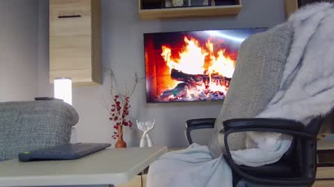 MitressEllie--Your Bratty Miss online show from December 9, 2024, 8:44 pm