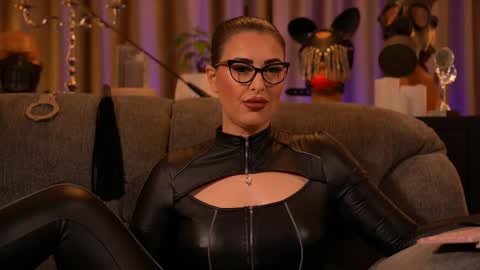 Mistress Kelly online show from October 17, 2025, 9:39 pm