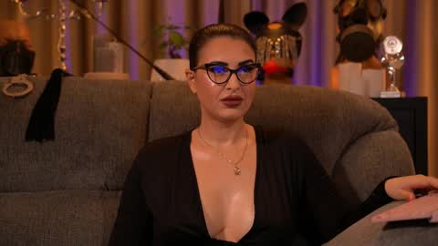 Mistress Kelly online show from November 3, 2025, 12:24 am