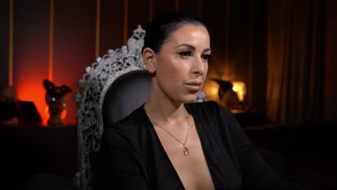 Snapshot of mistresskellykent chatting on July 15, 2026, 10:37 pm Mistress Kelly online show from July 15, 2026, 10:37 pm