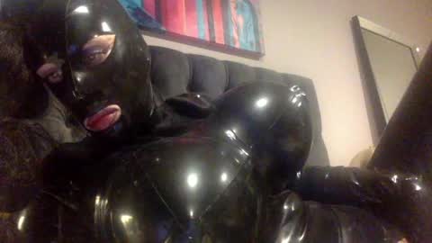 Snapshot of mistresslatexxx chatting on May 25, 2026, 8:42 am Bianca online show from May 25, 2026, 8:42 am