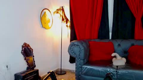 Mistresslombana online show from April 28, 2026, 5:12 am