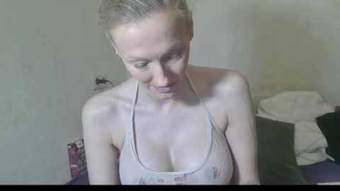 mistressmilly32 online show from January 31, 2026, 9:35 pm