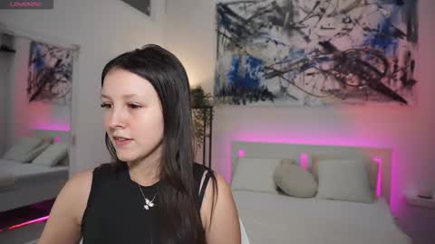 Sindy online show from February 18, 2026, 8:43 am