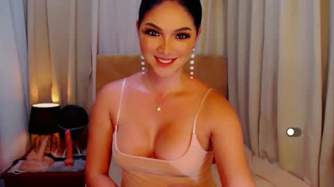 Snapshot of mistressseductionleah chatting on December 5, 2024, 2:42 am Leah online show from December 5, 2024, 2:42 am