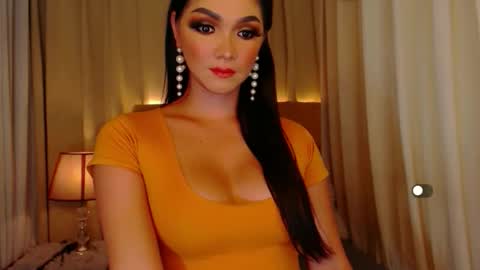 Snapshot of mistressseductionleah chatting on April 10, 2026, 9:19 pm Leah online show from April 10, 2026, 9:19 pm