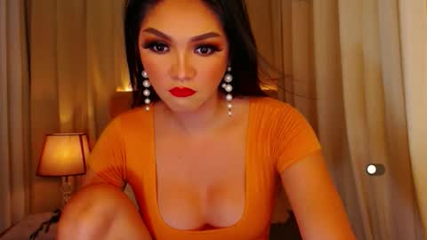 Snapshot of mistressseductionleah chatting on April 19, 2026, 8:44 pm Leah online show from April 19, 2026, 8:44 pm
