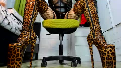 Snapshot of mistresstiffany69 chatting on October 3, 2025, 4:42 am Tiffany online show from October 3, 2025, 4:42 am