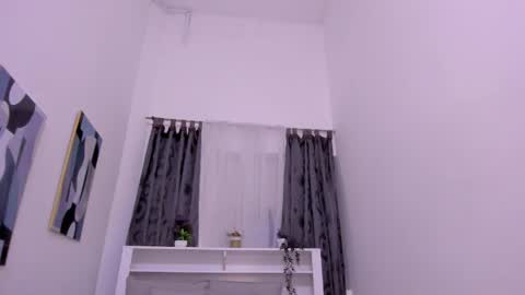 Snapshot of mistt_miaa chatting on May 20, 2026, 7:42 pm mistt_miaa online show from May 20, 2026, 7:42 pm