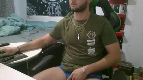 Snapshot of mistxss chatting on December 21, 2024, 10:30 pm mistxss online show from December 21, 2024, 10:30 pm