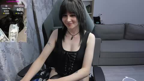 misty_dark online show from May 15, 2026, 9:33 pm