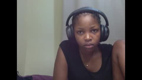 Snapshot of misty_shee chatting on January 17, 2026, 9:14 am misty_shee online show from January 17, 2026, 9:14 am