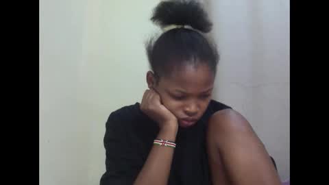 Snapshot of misty_shee chatting on February 3, 2026, 6:40 am misty_shee online show from February 3, 2026, 6:40 am