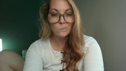 Snapshot of mistymorgan chatting on February 25, 2025, 8:19 pm Misty Morgan online show from February 25, 2025, 8:19 pm