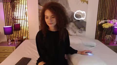 Snapshot of miticabrennet chatting on February 3, 2026, 6:22 am Mtica Brennet online show from February 3, 2026, 6:22 am