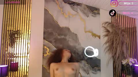 Snapshot of miticabrennet chatting on February 25, 2026, 5:17 am Mtica Brennet online show from February 25, 2026, 5:17 am