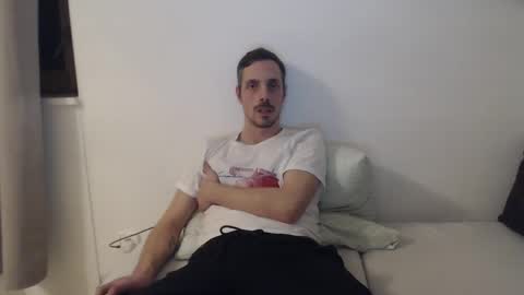 Snapshot of mitsch01 chatting on December 23, 2024, 10:01 pm Mitsch online show from December 23, 2024, 10:01 pm