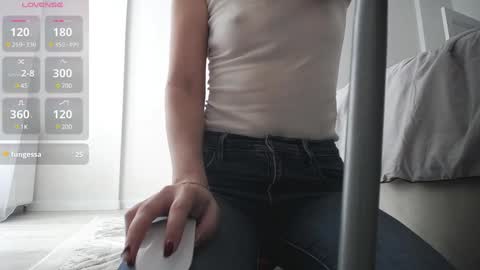 Snapshot of miu__miu chatting on December 9, 2024, 9:17 am miu__miu online show from December 9, 2024, 9:17 am