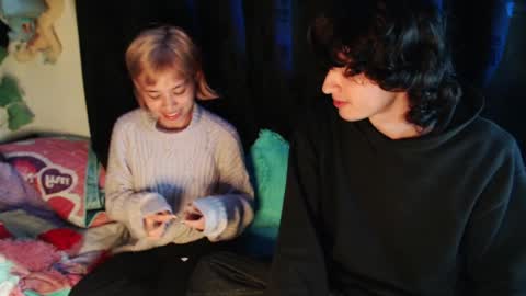 Snapshot of mixipeach chatting on May 21, 2026, 8:54 am Naomi and Nekorii online show from May 21, 2026, 8:54 am
