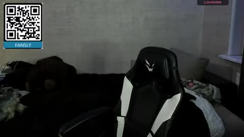 Snapshot of miya_meow_miku chatting on October 16, 2025, 5:47 pm MeowMiku online show from October 16, 2025, 5:47 pm