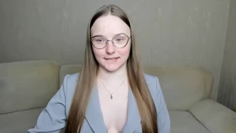 Snapshot of miya_mimi chatting on December 5, 2024, 7:28 pm Miya online show from December 5, 2024, 7:28 pm