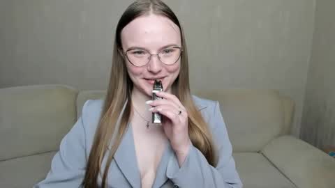 Snapshot of miya_mimi chatting on December 6, 2024, 8:29 pm Miya online show from December 6, 2024, 8:29 pm