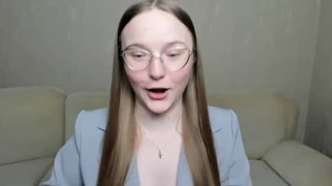 Snapshot of miya_mimi chatting on December 7, 2024, 6:48 pm Miya online show from December 7, 2024, 6:48 pm