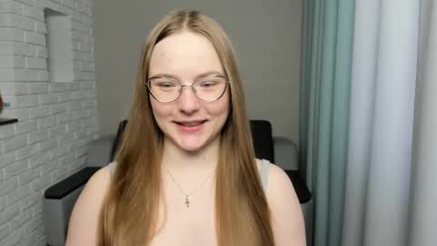 Snapshot of miya_mimi chatting on January 5, 2025, 9:37 am Miya online show from January 5, 2025, 9:37 am