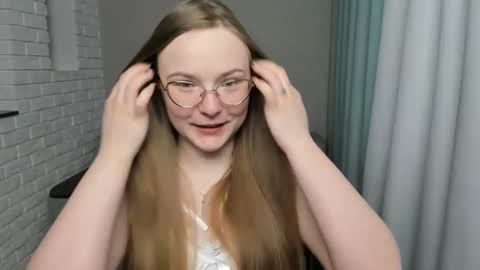 Snapshot of miya_mimi chatting on January 12, 2025, 10:34 am Miya online show from January 12, 2025, 10:34 am