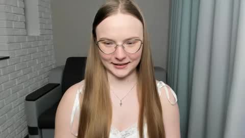 Snapshot of miya_mimi chatting on January 13, 2025, 5:44 pm Miya online show from January 13, 2025, 5:44 pm