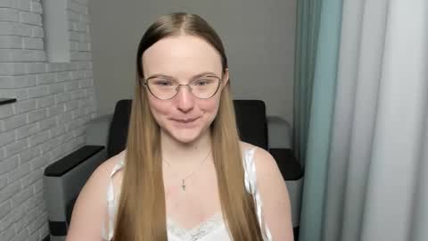 Snapshot of miya_mimi chatting on January 14, 2025, 12:45 pm Miya online show from January 14, 2025, 12:45 pm