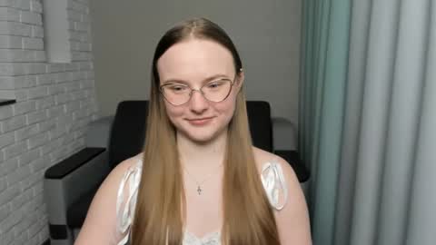 Snapshot of miya_mimi chatting on January 15, 2025, 10:13 pm Miya online show from January 15, 2025, 10:13 pm