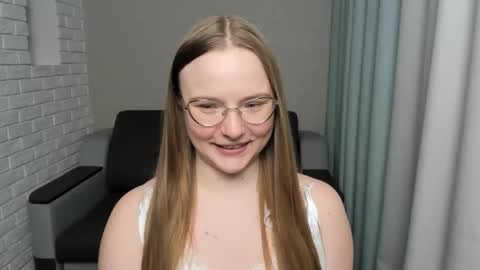 Snapshot of miya_mimi chatting on January 20, 2025, 9:22 pm Miya online show from January 20, 2025, 9:22 pm