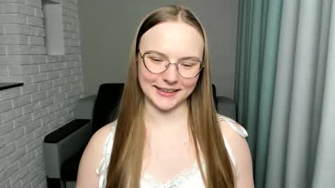 Snapshot of miya_mimi chatting on January 28, 2025, 1:59 pm Miya online show from January 28, 2025, 1:59 pm