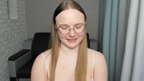 Snapshot of miya_mimi chatting on February 11, 2025, 11:54 pm Miya online show from February 11, 2025, 11:54 pm