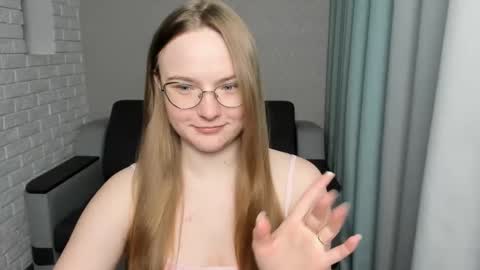 Snapshot of miya_mimi chatting on February 15, 2025, 3:28 pm Miya online show from February 15, 2025, 3:28 pm