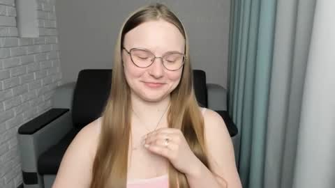 Snapshot of miya_mimi chatting on February 19, 2025, 9:58 pm Miya online show from February 19, 2025, 9:58 pm