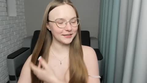 Snapshot of miya_mimi chatting on February 28, 2025, 4:31 pm Miya online show from February 28, 2025, 4:31 pm