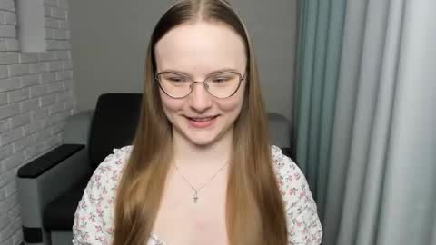 Snapshot of miya_mimi chatting on March 5, 2025, 9:37 pm Miya online show from March 5, 2025, 9:37 pm