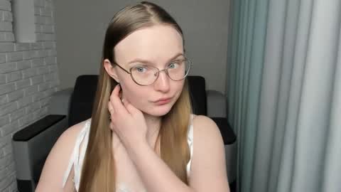 Snapshot of miya_mimi chatting on March 11, 2025, 6:30 pm Miya online show from March 11, 2025, 6:30 pm