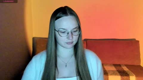 Snapshot of miya_mimi chatting on September 29, 2025, 9:08 pm Miya online show from September 29, 2025, 9:08 pm