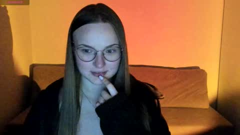 Snapshot of miya_mimi chatting on November 7, 2025, 5:02 pm Miya online show from November 7, 2025, 5:02 pm