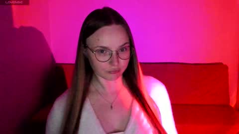 Snapshot of miya_mimi chatting on November 28, 2025, 7:49 pm Miya online show from November 28, 2025, 7:49 pm