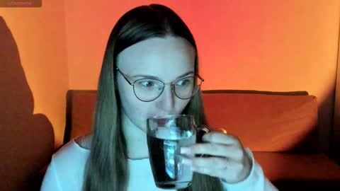 Snapshot of miya_mimi chatting on December 14, 2025, 6:45 pm Miya online show from December 14, 2025, 6:45 pm