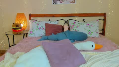 Snapshot of miya_soft chatting on June 25, 2026, 5:12 am Miya online show from June 25, 2026, 5:12 am