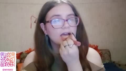 Milana online show from December 2, 2025, 4:07 am