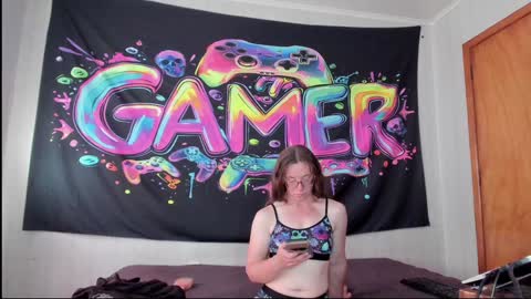 Snapshot of mizzkittay chatting on January 15, 2025, 10:02 pm MizzKittay online show from January 15, 2025, 10:02 pm